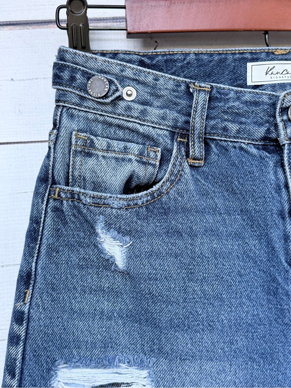 KanCan Signature 90's Straight Distressed High Rise Raw Hem Jeans Size 25 #6 - Picture 5 of 11